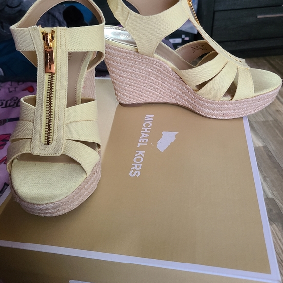 Michael Kors Yellow Wedges size 8 - Picture 7 of 9